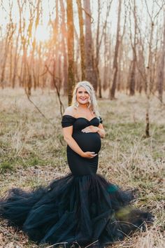 Set Black Onyx Luxe Jersey Athena Crop top & {Ariel} Underbust Tube Mermaid Maternity Skirt with Tulle Train - Chicaboo Ariel Skirt, Maternity Photoshoot Dress, Tulle Train, Maternity Dresses For Photoshoot, Crop Top Set, Tube Skirt, Photoshoot Dress, Maternity Skirt, Maternity Photoshoot