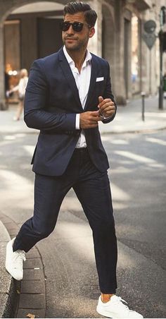 Men’s Casual Suits, Wedding Suit With Sneakers, Smart Casual Wedding Men, Cocktail Men Outfit, Cocktail Outfit For Men, Men’s Cocktail Attire, Modern Suits Men, Mens Cocktail Attire, Business Cocktail Attire