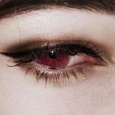 Vampire Goth, Fotografi Digital, 얼굴 그리기, Aesthetic Eyes, Fantasy Aesthetic, Pretty Eyes, Red Eyes, Red Aesthetic, Character Aesthetic