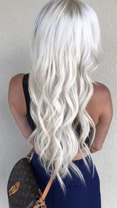 Deminsional Platinum Blonde, Icy Platinum Blonde Hair With Dark Roots, White Bayalage Hair, Platinum Blonde Hair Color Ideas For Summer, Platunim Blonde Hair, White Ash Blonde Hair, Platinum Blonde Hair With Dark Roots, Platinum Card Hair, Ice Blonde Hair With Dark Roots