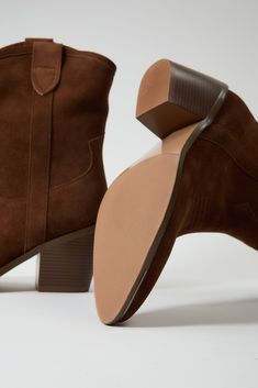 Heel height - 3.1in Calf Width - 5.8in Genuine Leather Lining - Flannel Fabric Step into unparalleled style and sophistication with the Jocasta Brown Women's Boots. Designed for the modern woman who values elegance and comfort, these boots are the ultimate wardrobe essential, seamlessly combining fashion-forward aesthetics with everyday practicality. Classic Fall Boots With Block Heel, Western Boots With Sculpted Heel For Fall, Classic Block Heel Boots For Fall, Fall Block Heeled Boots With Reinforced Heel, Fall Ankle Boots With Reinforced Heel, Western Heeled Boots With Suede Lining, Elegant Chelsea Boots With Stacked High Heel, Suede High Ankle Boots With Sculpted Heel, Fall Boots With Leather Sole And Block Heel