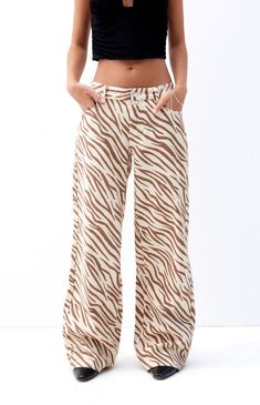 Make a bold statement with the Casey Zebra Print Low Rise Baggy Jeans from PacSun, perfect for standing out in any crowd. These jeans feature a low-rise fit, eye-catching zebra print throughout, a classic 5-pocket body, and wide leg openings with a baggy fit for ultimate comfort and style, all crafted from sustainably sourced cotton.Model is wearing a size 26Model measurements: 5’7” height, 30” bust, 23” waist, 33” hipLearn more about PacSun eco items PacSun Womens Casey Zebra Print Low Rise Baggy Jeans - Blue size 28 Low Rise Baggy Jeans, Jeans Pacsun, Pacsun Jeans, Baggy Jeans, Baggy Fits, Accessories Jewelry, Zebra Print, Pacsun, Low Rise