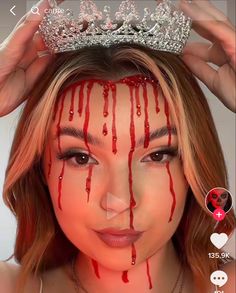 Baddie Halloween Makeup Scary, Carrie Makeup Look, Carrie Costume Makeup, Glitter Blood Makeup, Dead Bride Makeup Halloween, Carrie Halloween Makeup, Dead Princess Makeup, Carrie Costume Aesthetic, Carrie Halloween Costume Makeup