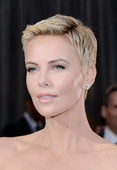 Charlize Theron Short Hair, Short Pixie Haircuts, Short Pixie Cut, 2020 Trends, Short Blonde, Short Blonde Hair, Short Hair Styles Pixie