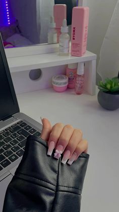 Aestethic Nails, Faux Snap, Abaya Outfit, Acrylic Nail Art, Friend Poses, Trendy Nails, Photo Dump, Nails Inspiration, Nail Inspo