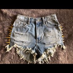 Super Cool Unif High Waisted Spiked Shorts. Never Worn Aside From The Time I Tried Them On. Bought These Brand New, Just Never Wore Them. Size 25 And In Perfect Condition. Clothes Art, Fairy Village, Diy Clothes And Shoes, Thrift Flip, Concert Tees, Cute Jeans, Clothing Design, Future Design, Clothing Ideas