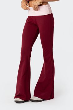 Contrast Fold Over Flared Leggings – edikted Y2k Fold Over Leggings, Outfits With Red Leggings, Soccer Gf, Red Flare Leggings, Flare Leggings Outfit, Fold Over Leggings, Black Flared Leggings, Flared Bottoms, Apple Headphone