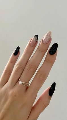 Nails Inspiration Black, Acrylic Dip Nails, Nails Painted, Nail Style, I Love Nails, Knit Sweaters, Nails Desing, Nail Paint, Love Nails