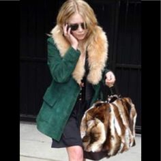 This Is A Stunning Falor Fox Fur And Leather Handbag. Made In Italy. Photo Of Mary Kate Olsen Using Larger Verison Of This Bag. Kate Olsen, Mary Kate Olsen, Fur Bag, Italy Photo, Mary Kate, Fox Fur, Leather Handbag, Leather Handbags, Fox