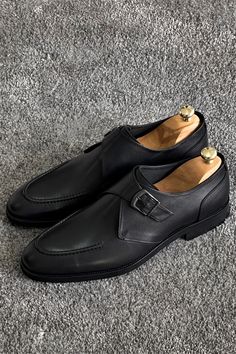 NEW COLLECTİON - SS / 22 Collection: SPRİNG / SUMMER - 22 Production: Special Production Buckle Detail Leather Classic Shoes BLACKProduct color: BLACK Product material: %100 Leather Product care: It can be polished and dyed.Product size: 39-40-41-42-43-44-45Package İncluded: Shoes Black Monk Strap Shoes With Textured Sole, Black Textured Sole Loafers For Business Casual, Black Loafers With Textured Sole For Business Casual, Black Slip-on Monk Strap Shoes With Textured Sole, Black Dress Shoes With Round Toe And Rubber Sole, Black Slip-on Monk Strap Shoes With Rubber Sole, Casual Monk Strap Shoes For Business, Casual Monk Strap Closed-toe Business Shoes, Casual Monk Strap Shoes With Rubber Sole For Business