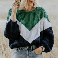 Photos Are From Roolee But Ive Seen Them In Other Boutiques If Anyone Is Selling Please Let Me Know!!!!!!!! Minimalist Moda, Mode Shoes, Colorblock Sweater, Women Sweaters Winter, Minimal Outfit, Color Block Sweater, Online Tops, Mode Vintage, Oversized Sweater