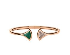 Divas Dream 18 Kt Rose Gold Bangle Bracelet Set With A Malachite Element And Pavé Diamonds. Bvlgari Jewelry Set, Bvlgari Divas Dream, White Gold Engagement Rings Unique, Rose Gold Bangle Bracelet, Bulgari Jewelry, Dream Bracelet, Bvlgari Jewelry, Bracelet Rose Gold, Rose Gold Bangle