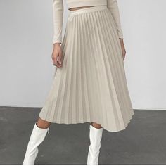 Oak + Fort Pleated Skirt In Beige. Brand New. Elastic Waistband Winter Beige Pleated Skirt, Beige Flared Skirt For Winter, Winter Beige Flared Skirt, High Waist Beige Skirt For Winter, Elegant Non-stretch Beige Skirt, Fitted Beige Pleated Skirt For Fall, Casual Beige Pleated Skirt For Fall, Winter Beige Lined Skirt, Casual Beige Skirt For Fall