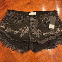 Reposhing This Item I Purchased From @Retrobydestiny. Loved It, But Ready To Rotate For Something New. Questions? Leave A Comment Below! Vintage Black Bottoms For Festival, Vintage Black Festival Bottoms, Oc Fashion, Teaspoon Shorts, One Teaspoon Shorts, Low Rise Shorts, Double Bass, One Teaspoon, Swaggy Outfits