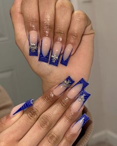 Acrylic Nail Designs Navy Blue, Royal Blue Nails Acrylic Short, Navy Blue Quince Nails, Navy Blue Nails Acrylic, Black And Blue Nails