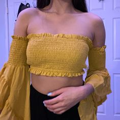 Yellow Off The Shoulder Top - Size S/M, Has Elastic To Fit Medium Condition: Never Worn, Except Try On Free Pick Up/Drop Off For Dmv Area #F21 #Offtheshoulder #Under20 #Forever21 #Yellowtop Yellow Cropped Tops For Fall, Cropped Yellow Tops For Fall, Chic Yellow Cropped Tops, Chic Cropped Yellow Tops, Fitted Yellow Crop Top For Fall, Yellow Crop Top For Day Out, Chic Yellow Crop Top, Mustard Stretchy Summer Top, Trendy Yellow Crop Top