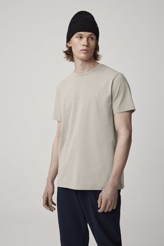 An elevated take on a staple, The Emersen Crewneck T-Shirt has a classic, easy-to-wear silhouette. The simple design with subtle branding details is a versatile layering piece to pair with any of your favourite Canada Goose styles. Canada Goose Fashion, Short Parka, Men Parka, Baby Outerwear, Long Parka, Mens Parka, Black Label, Lightweight Jacket, Canada Goose