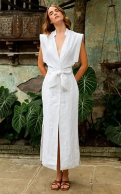 Linen Dress Outfit, Modern Blouse Designs, Linen Summer Outfits, Linen Style Fashion, Goddess Vibes, White Linen Dresses, Linen Fashion, Linen Midi Dress, Classy Casual Outfits