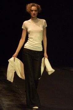 Supermodel Runway, 2000s Office, Olivier Theyskens, 90s Minimalism, 90s Runway, 90s Looks, Plaid Outfits, Minimal Fashion