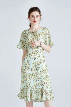 Elegance in Every Thread, Luxury in Every Wear Step into a world of unmatched elegance with our 100% Mulberry silk floral midi dress. The fabric's natural sheen complements the vibrant floral patterns, making it a standout piece. The round neck with tie detail and bell-shaped flounce cuffs add a touch of whimsical charm, ideal for both casual and sophisticated settings. Style #: WWAJ331 Short Sleeve Midi Dress, Silk Knit, Midi Short Sleeve Dress, Silk Shorts, Shearling Coat, Floral Short, Sleeve Midi Dress, Fur Fashion, Sweaters Knitwear