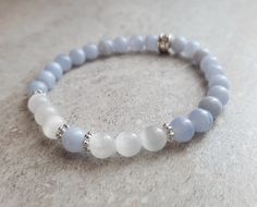 Selenite Bracelet, Blue Lace Agate Jewelry, Blue Lace Agate Bracelet, Healing Gemstone Bracelets, Bracelets Design, Diy Bracelet Designs, Energy Bracelets, Gemstone Beaded Bracelets, Agate Jewelry