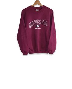 Chicago Illinois Pullover Sweatshirt! Condition: 8/10 Size: L Materials: 80% cotton 20% polyester Sleve length:54.5cm Shoulder width:56.5cm Chest width:56cm Body length: 66cm FEEDBACK & SHOP Leave your feedback for us is very import and if you have any issues please contact us to resolve it!! Winter Varsity Long Sleeve T-shirt, Oversized T-shirt With Ribbed Cuffs For College, Winter Cotton Crew T-shirt, Sporty Cotton T-shirt With Ribbed Cuffs, Collegiate Winter T-shirt For Streetwear, Sporty Winter T-shirt For College, Red Varsity Top With Ribbed Cuffs, Sporty Tops For Campus During Sports Season, Collegiate Crew Neck Tops For Streetwear