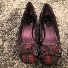 Womens Plaid Wedges With Black Trim. These Shoes Are Brand New And Have Never Been Worn. Lana Skye, Shoe Nails, Mori Kei, Plaid Outfits, Clothing Pieces, Fashion Articles, Girly Shoes, Hungry Caterpillar, Funky Jewelry