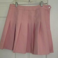 H&M Women's / Teenager Divided Rose Pink Pleated Woven Tennis Skirt. Size: 12. New With Tag Pink Skirted Bottoms For Daywear, H&m Pleated Summer Bottoms, H&m Pleated Mini Skirt For Spring, Fitted Pleated Skirt From H&m, Fitted Pleated H&m Skirt, H&m Fitted Skirted Skort, Fitted H&m Skort For Spring, H&m Pleated Skort For Spring, H&m Pleated Skort For Summer