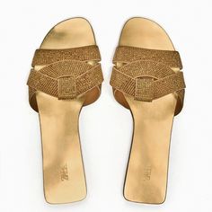 Flat Sandals With Front Crossed Bands And Rhinestone Detail. Round Toe Silver Metallic Heels, Toe Thong Sandals, Zara Sandals, Leopard Print Sandals, Black Sandals Flat, Zara Gold, Fringe Sandals, White Sandals Heels, Embellished Heels