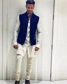 Sherwani For Men Wedding, Wedding Kurta For Men, Boys Kurta Design, Groom Dress Men, Indian Groom Wear, Wedding Dresses Men Indian, Blazer Outfits Men