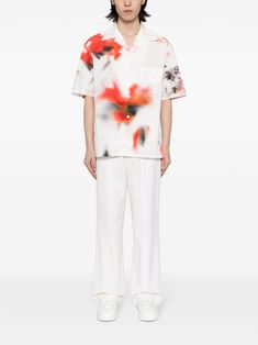 Find ALEXANDER MCQUEEN Abstract-pattern Cotton Shirt on Editorialist. white/red cotton abstract pattern print tonal stitching Cuban collar front button fastening drop shoulder short sleeves chest patch pocket straight hem White Floral Print Relaxed Fit Shirt, White Abstract Print Button-up Shirt, Designer White Printed Shirt, Designer Printed White Shirt, Modern White Collared Shirt, White Shirt With Concealed Placket For Summer, White Shirt With Floral Print And Camp Collar, White Floral Print Shirt With Camp Collar, White Camp Collar Top With All Over Print