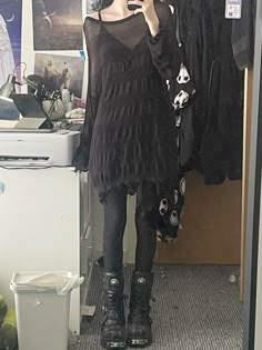 Comfy Concert Outfit Winter, Cute Goth Winter Outfits, Causal Gothic Outfits, Simple Goth Fashion, Long Skirt Outfits Alt, Darkest Academia Fashion, Ghostly Outfits, Intj Aesthetic Outfit, Goth Simple Outfits