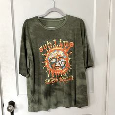 Green Amazon Shirt, Never Worn, Great Condition Fall Vacation Short Sleeve T-shirt, Casual Beach T-shirt For Fall, Casual Fall Beach T-shirt, Casual T-shirt For Vacation In Fall, Casual T-shirt For Fall Vacation, Casual Fall Vacation T-shirt, Fall Vacation T-shirt With Short Sleeves, Short Sleeve T-shirt For Vacation In Fall, Fall Vacation Crew Neck T-shirt