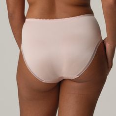 High-waisted briefs that sit higher at the waist and comfortably cover your bottom. The legs have an elegant cut in front. Vintage Pink is a pink make-up hue with a distinct retro vibe. It gives every skin tone a subtle glow and is easy to combine with outfits in lighter colors. Pink Full Coverage Smoothing Bottoms, Pink Short Length Bottoms For Daywear, Elegant Pink Bottoms For Daywear, Pink Bottoms For Daywear With Short Length, Fitted Pink Shapewear Bottoms, Pink Bottoms For Daywear, Short Length, Pink Smoothing Brief Bottoms, Pink Shapewear Bottoms With Smoothing Details, Feminine Bottoms For Daywear