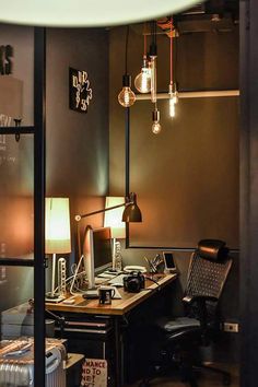 an office with a desk, chair and lamp in it's centerpieces