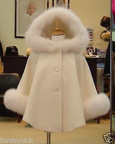 Mode Mantel, Mode Kawaii, Coat With Fur, Ținută Casual, Modieuze Outfits, White Coat, Mode Inspo, Kawaii Clothes, Girls Fashion Clothes