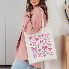 Tote Bag Design Ideas Aesthetic, Balletcore Aesthetic, Bow Tote Bag, Tote Design, Ballet Gift, Aesthetic Tote Bag, Painted Bags, Bow Bag, Pink Tote Bags