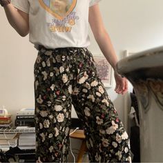 High-Waisted Wide Leg Float Pants In A Gorgeous Floral Pattern, With Elastic Back Waist And Tie Closure In The Front. Extremely Airy And Comfortable! Brand New With Tags. 100% Viscose, ~13in Across Waist (Unstretched), ~39in Waist-To-Hem. Casual Mid-rise Bottoms With Floral Print, Trendy Rayon Bottoms With Elastic Waistband, Trendy Rayon Bottoms For Spring, Casual High-waisted Rayon Pants, Casual Rayon Pants For Day Out, Casual Mid-rise Floral Print Bottoms, Casual Floral Print Mid-rise Bottoms, Trendy Rayon Bottoms For Day Out, Casual Rayon Trousers