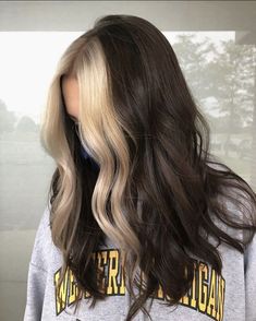 Hair Pale Skin, Inspo Pics, Front Hair Styles, Wild Hair