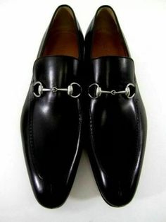 Dress Shoes 2022, Gucci Horsebit Loafers, Horsebit Loafers, Mens Leather Loafers, Gucci Mens, Gentleman Shoes, Gucci Loafers, Suede Leather Shoes, High Ankle Boots