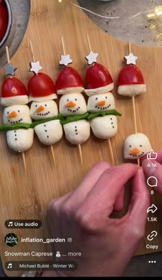 Christmas Food Crafts, Christmas Party Table, Christmas Recipes Appetizers, Front Porch Christmas Decor Ideas, Porch Christmas Decor Ideas, Easter Eggs Diy, Christmas Foods