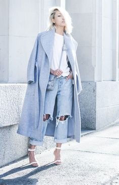 Style Bleu, Monochromatic Fashion, Monochromatic Outfit, Blue Coat, Fashion Blogger Style, Blue Coats, Fashion Design Sketches, Mode Inspo