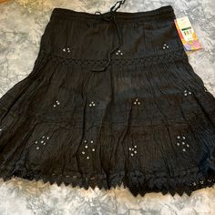 Woman’s Size Large Black Skirt. Nwt Nice Gauze Like Cotton Material With Sequence And Lace Bottom Trim. Skirt Has A Short Lining. Very Pretty. Black Short Skirt For Vacation, Black Cotton Beach Skirt, Beach Black Cotton Skirt, Black Mini Skirt For Vacation, Fairycore Skirts, Lime Green Skirt, Grunge Skirt, Denim Skirts Knee Length, Short Black Skirt