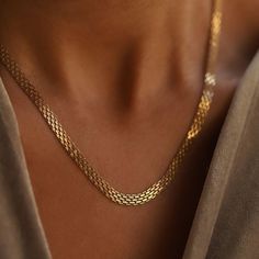 Necklace Chain Types Gold, Good Chains Women, Luxury Gold Bar Necklace For Everyday, Luxury Single Strand Brown Necklace, Gold Accessories Women, Italian Chains Designs Gold Women, Women Gold Chain Designs, Stylish Jewelry Gold