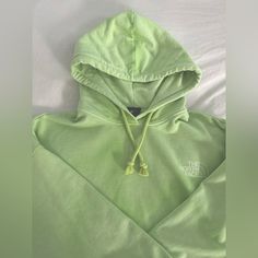 New Without Tags !! Never Worn!! Tag Says Large But This Honestly Is More Of A Medium Fit! Lime Green Color , Cropped Hoodie! The North Face Women’s Green Hoodie With Adjustable Hood For Spring, Spring Green Hoodie With Adjustable Hood, The North Face Cotton Long Sleeve Hoodie, The North Face Cotton Hooded Hoodie, The North Face Hooded Top For Streetwear, The North Face Cotton Sweatshirt With Ribbed Cuffs, The North Face Hooded Streetwear Top, The North Face Tops With Drawstring Hood For Streetwear, Hooded The North Face Tops For Streetwear