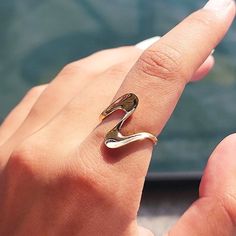 14K Solid Gold Wave Ring 🌊, Curled Ring 💫, Gold Wavy Ring ✨, Delicate Sea Wave Ring 🌀, 18K Gold Stackable Jewelry 🌟, Ocean Gold Jewelry 🏝️, Twisted Ring 🔄 Product Features Weight: 2.40 Gr ⚖️ Material Color: Yellow Gold, Rose Gold, and White Gold 🌈 Presentation: Shipped with special box and bag 🎁 Returns: Right to return within 7 days 🔄 Material and Color: Product color does not fade or darken ✨ Handcraftsmanship and Uniqueness: Handcrafted and may vary by 5% (+-) 🛠️ Wave Ring Descripti Wavy Ring, Gold Wave Ring, Gold Schmuck, Jewelry Ocean, Principal Gifts, Godfather Gifts, Twisted Ring, Stackable Jewelry, Handmade Gold Jewellery