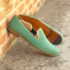 CUSTOMIZE Mens Dress Slippers, Green Linen Fabric, Shoes Green, Shoe Tree, Casual Shoe, Leather Slippers, Orange Leather, Mens Slippers, Shoe Lover