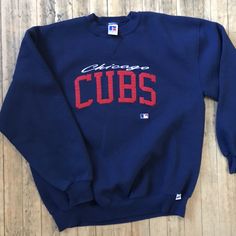 Size: M Chicago Cubs Outfit, Chicago Cubs Shirt, 80s Clothes, School Wishlist, Sweatshirt Aesthetic, 80s Outfit, Cubbies, Chicago Cubs, Chicago