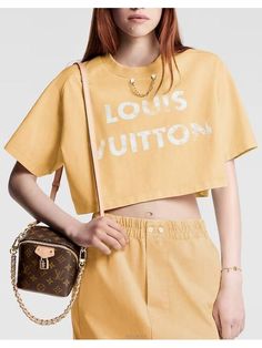 Gender: Women   Brand: LOUIS VUITTON   Product Name: 1AFMPI NEW Vintage Effect Louis Vuitton Crop Top   Bags Alora Code: 84407931   Origin: France Vintage Effect, Louis Vuitton Official, Knitwear Dress, Top Light, Timeless Handbag, Luxe Fashion, Bags Designer Fashion, Product Name, Primavera Estate