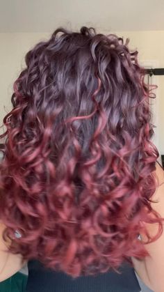 Burgundy Curly Hair, Red Hair Ideas, Ombre Curly Hair, Maroon Hair, Cherry Red Hair, Dark Curly Hair, Dyed Curly Hair, Natural Curly Hair Cuts, Curly Hair Care Routine